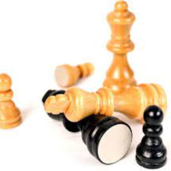 Premier Chess Board Game - Solid Wood Chess Set (NEW) - Picture 3 of 15